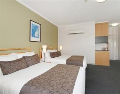 фото отеля Quality Hotel Woden