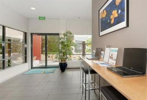фото отеля Quality Hotel Woden