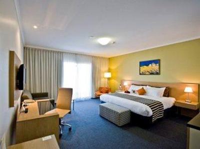 фото отеля Quality Hotel Woden