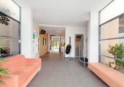 фото отеля Quality Hotel Woden