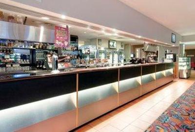 фото отеля Quality Hotel Woden