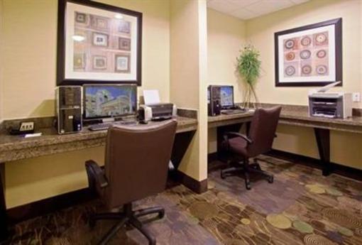 фото отеля Holiday Inn Express Hotel & Suites Beaumont-Parkdale