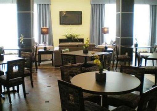 фото отеля Holiday Inn Express Hotel & Suites Beaumont-Parkdale