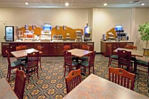 фото отеля Holiday Inn Express Elmira Horseheads