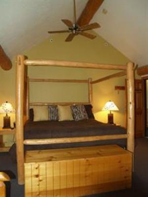 фото отеля Allaire Timbers Inn