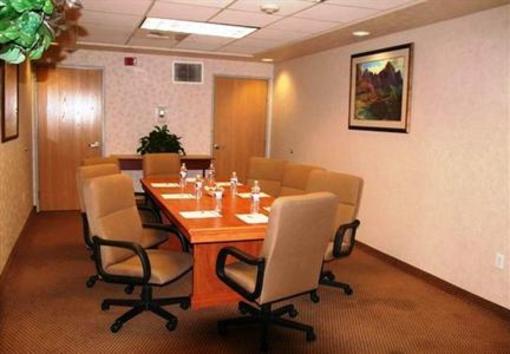 фото отеля Hampton Inn & Suites Flagstaff