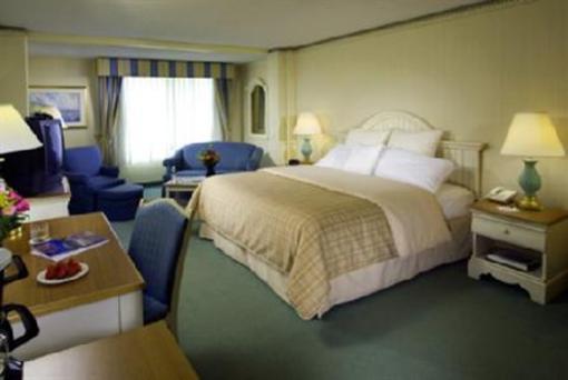 фото отеля Four Points Cape Cod Hotel Eastham