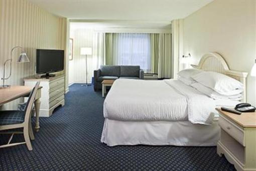 фото отеля Four Points Cape Cod Hotel Eastham