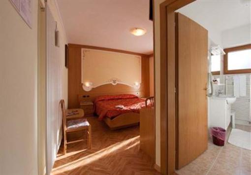 фото отеля Hotel Cristallo Andalo