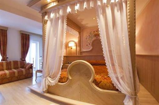 фото отеля Hotel Cristallo Andalo