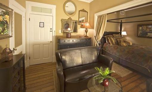 фото отеля Casablanca Inn On The Bay Bed And Breakfast