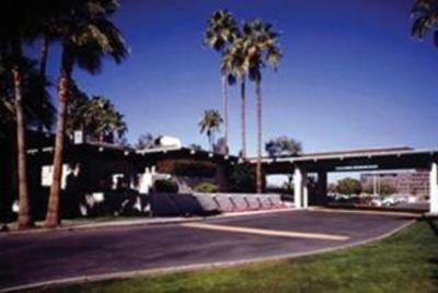 фото отеля Days Inn Scottsdale / Fashion Square Resort