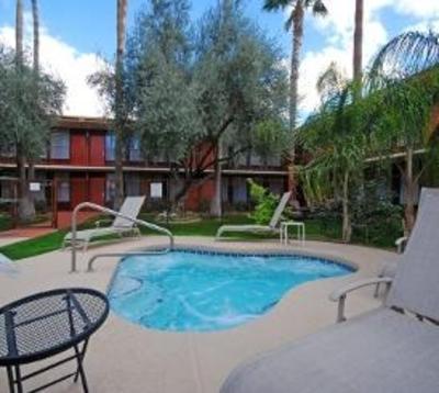 фото отеля Days Inn Scottsdale / Fashion Square Resort