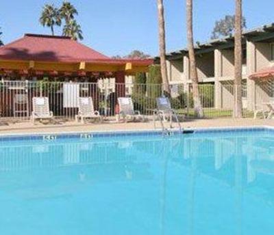 фото отеля Days Inn Scottsdale / Fashion Square Resort