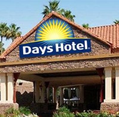 фото отеля Days Inn Scottsdale / Fashion Square Resort