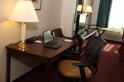 фото отеля Grand Stay Hotel & Suites Appleton