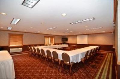 фото отеля Best Western University Park Inn & Suites Ames