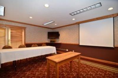 фото отеля Best Western University Park Inn & Suites Ames