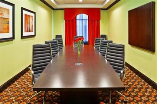 фото отеля Holiday Inn Express Hotel & Suites Nashville - Opryland