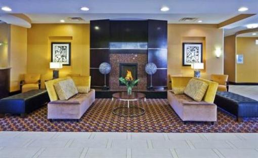 фото отеля Holiday Inn Express Hotel & Suites Nashville - Opryland