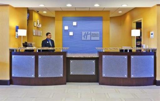 фото отеля Holiday Inn Express Hotel & Suites Nashville - Opryland