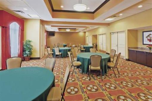 фото отеля Holiday Inn Express Hotel & Suites Nashville - Opryland
