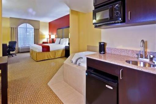 фото отеля Holiday Inn Express Hotel & Suites Nashville - Opryland