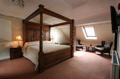 фото отеля Marsh Farm Hotel Swindon