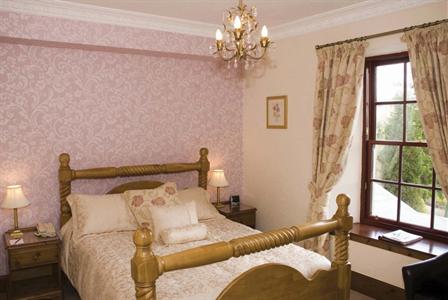 фото отеля Best Western Glenspean Lodge Roybridge