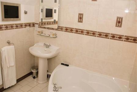 фото отеля Best Western Glenspean Lodge Roybridge
