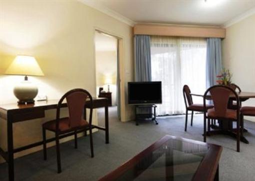 фото отеля Quality Inn Charbonnier Hallmark