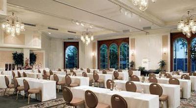 фото отеля Moana Surfrider, A Westin Resort & Spa