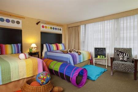фото отеля Crowne Plaza Chicago Magnificent Mile