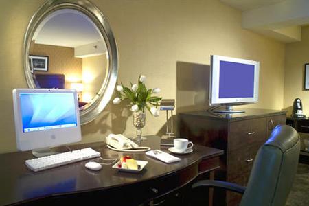 фото отеля Crowne Plaza Chicago Magnificent Mile