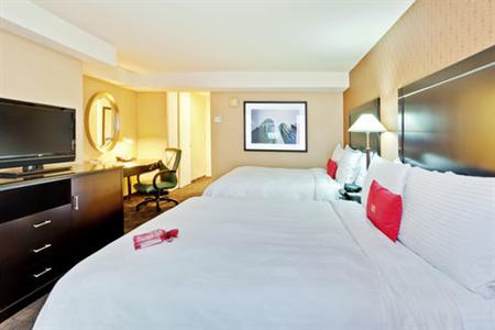 фото отеля Crowne Plaza Chicago Magnificent Mile