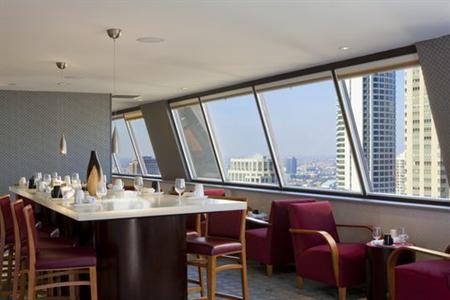 фото отеля Crowne Plaza Chicago Magnificent Mile
