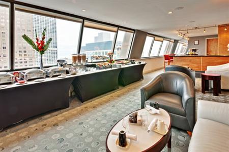 фото отеля Crowne Plaza Chicago Magnificent Mile
