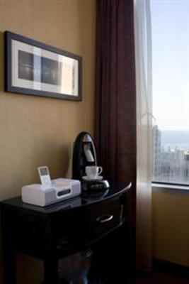 фото отеля Crowne Plaza Chicago Magnificent Mile