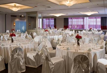 фото отеля Crowne Plaza Chicago Magnificent Mile