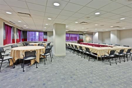 фото отеля Crowne Plaza Chicago Magnificent Mile