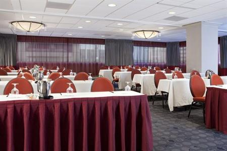 фото отеля Crowne Plaza Chicago Magnificent Mile