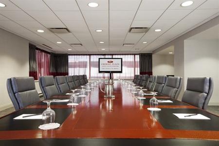 фото отеля Crowne Plaza Chicago Magnificent Mile