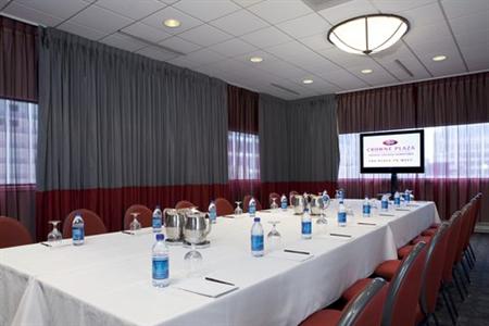фото отеля Crowne Plaza Chicago Magnificent Mile