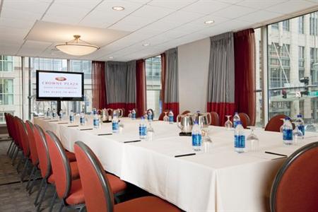 фото отеля Crowne Plaza Chicago Magnificent Mile