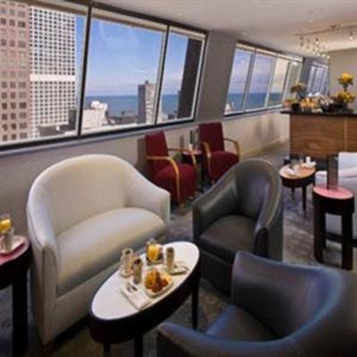 фото отеля Crowne Plaza Chicago Magnificent Mile