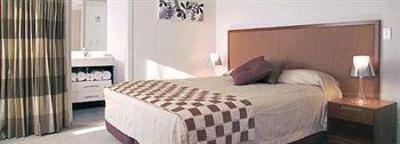 фото отеля The Waterfront Suites