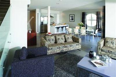 фото отеля The Waterfront Suites
