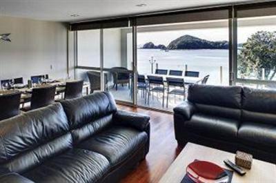 фото отеля The Waterfront Suites