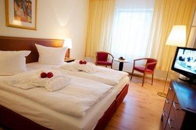 фото отеля BEST WESTERN Waldhotel Stephanshoehe