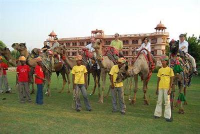 фото отеля Umaid Lake Palace Resort Dausa